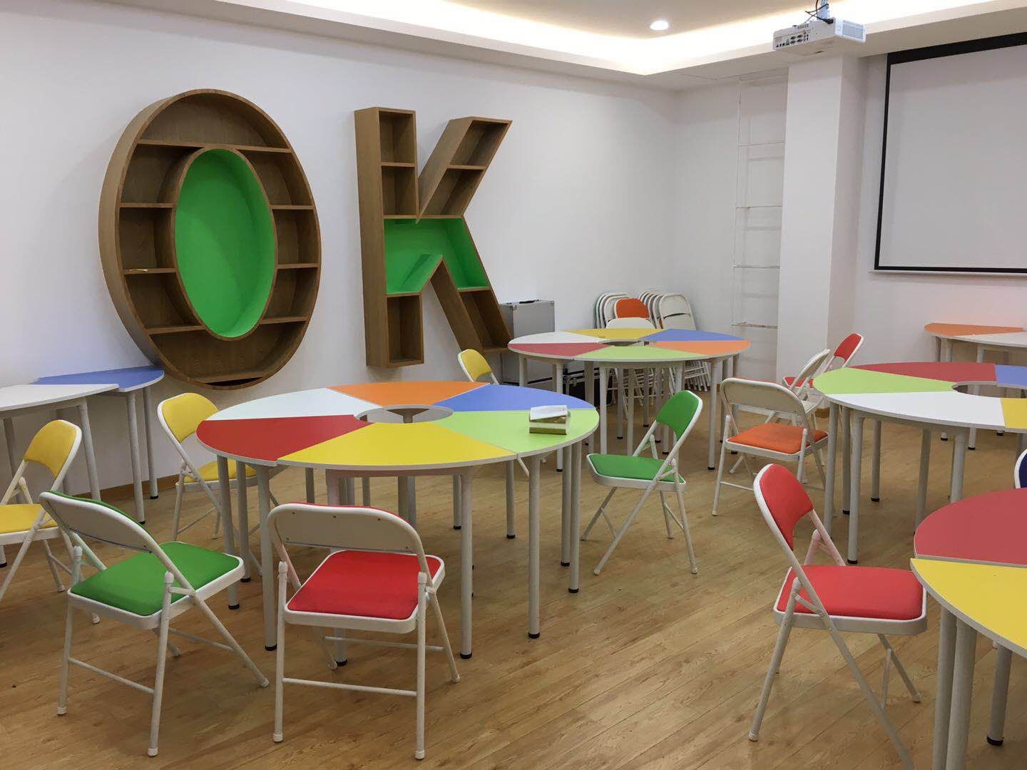 三樓團隊室_惠州市惠陽區心飛翔教育咨詢