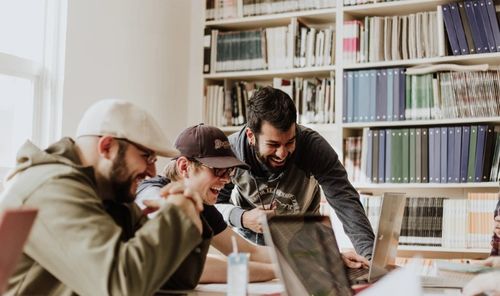 27所學(xué)校進(jìn)入胡潤百強(qiáng),牛劍藤校offer拿到手軟...